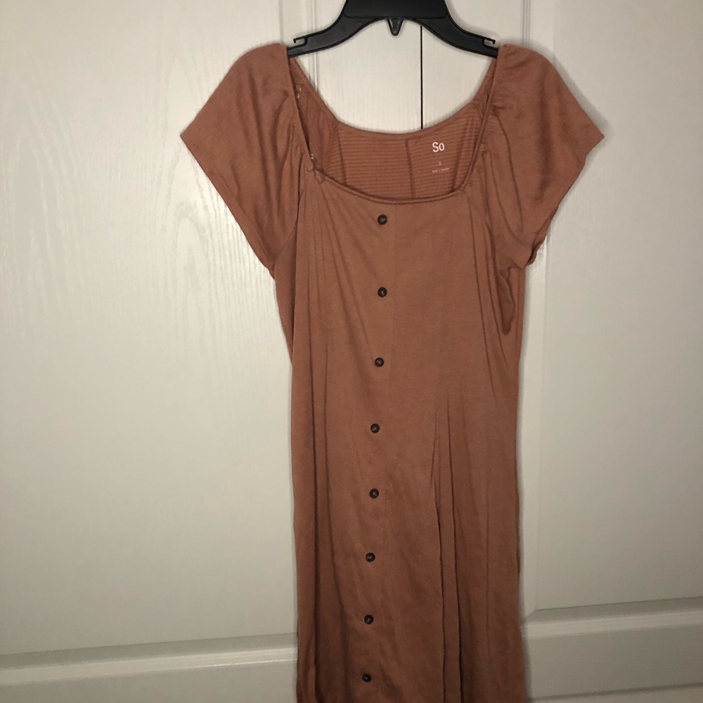 Beautiful pink/tan button dress